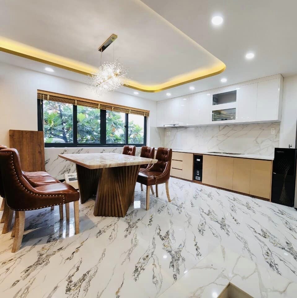 Nh&agrave; phố Quận 10