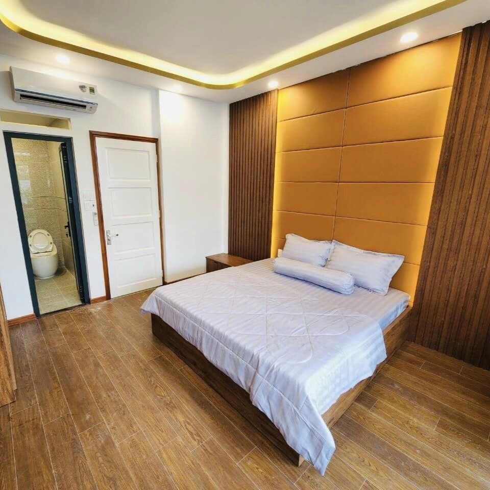 Nh&agrave; phố Quận 10